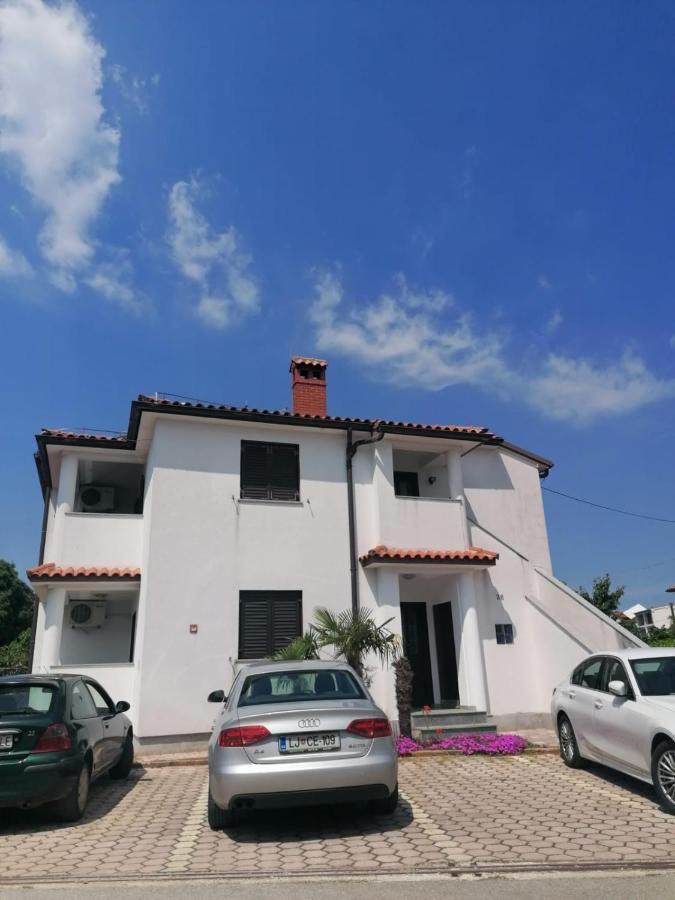 Appartement Sonia Fažana エクステリア 写真